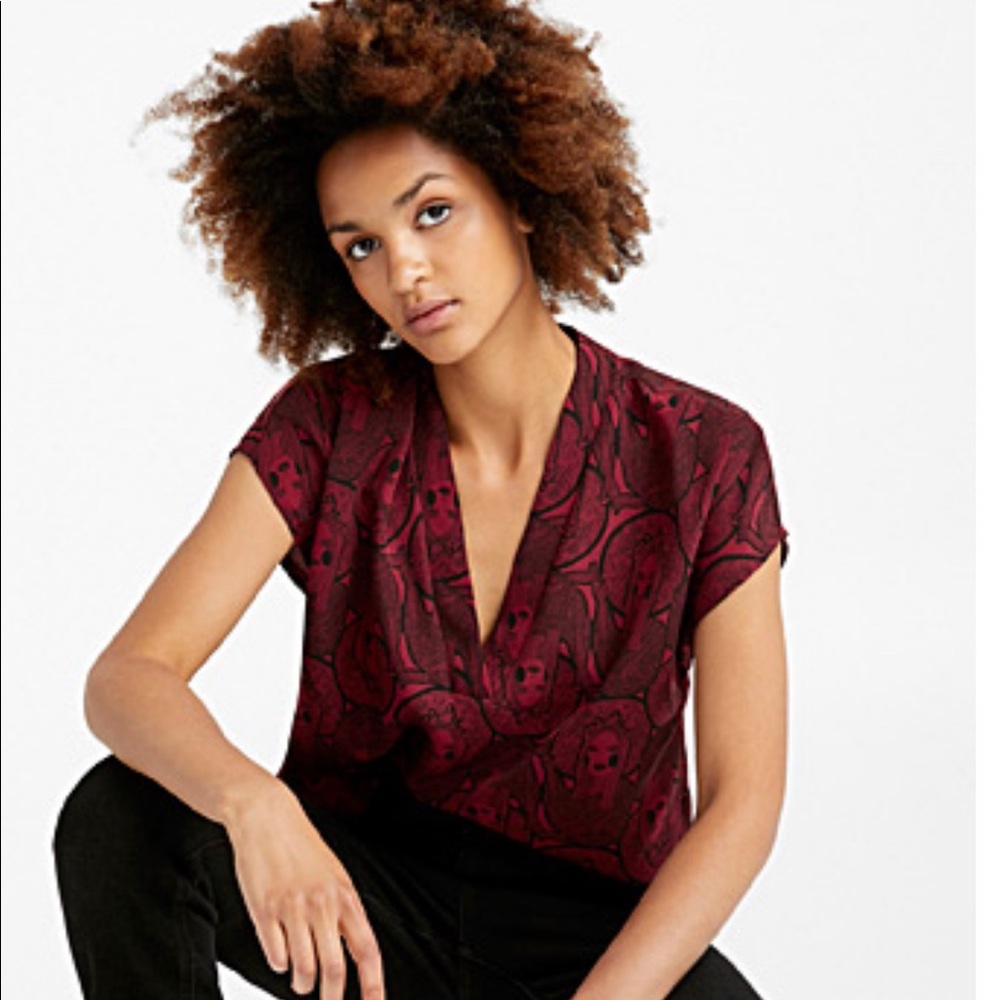 Simons Icone Accent V-Neck Blouse Sz M